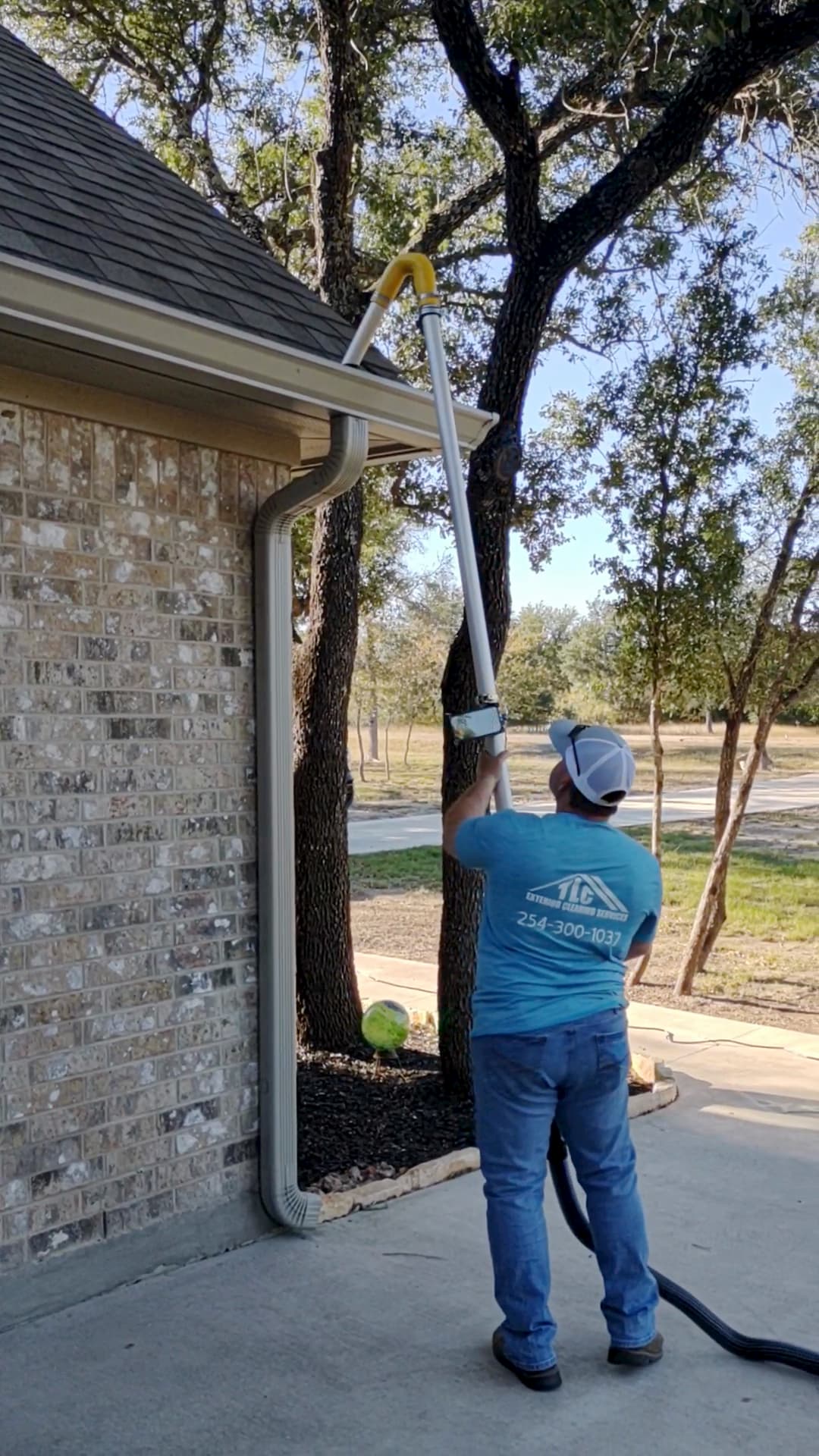 Gutter Cleaner Service Bloomington thumbnail
